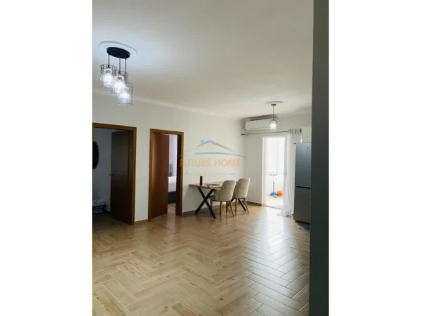 Tirane, qera apartament 2+1+Ballkon Kati 2, 80 m² (Don Bosko)