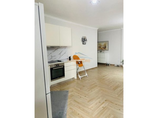 Tirane, qera apartament 2+1+Ballkon Kati 2, 80 m² (Don Bosko)