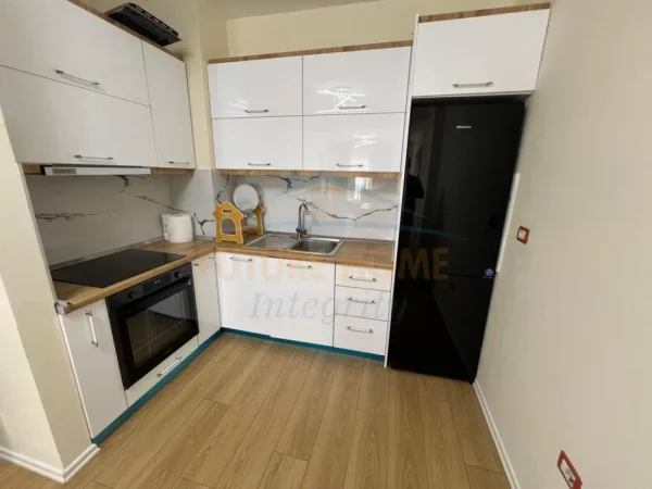 Shitet, Apartament 2+1, Yzberisht, Tiranë.