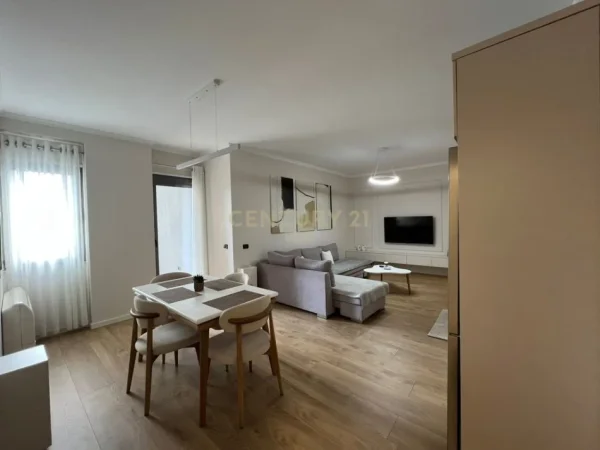 Tirane, jepet me qera apartament 1+1+Ballkon Kati 3, 77 m² 1.200 € 