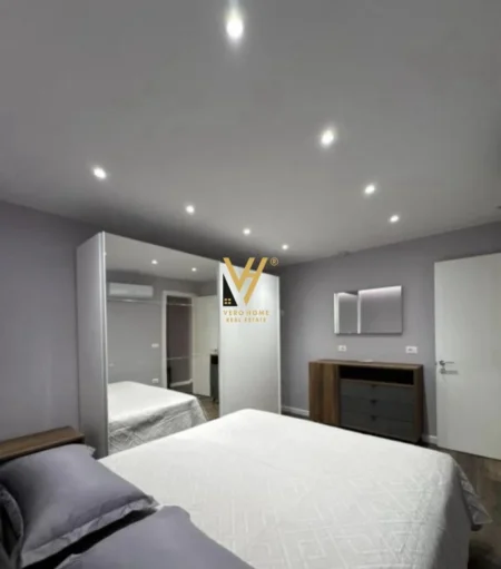 Tirane, jepet me qera apartament 1+1+Ballkon Kati 1, 60 m² 800 € (BULEVARDI ZOGU I PARE)