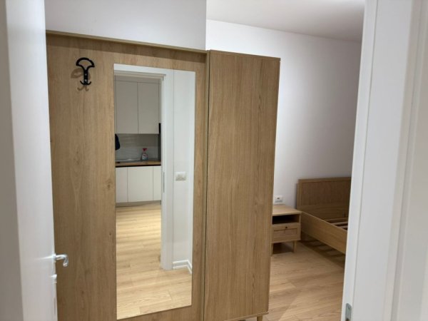 Tirane, jepet me qera apartament 1+1 Kati 5, 550 € (Radison)