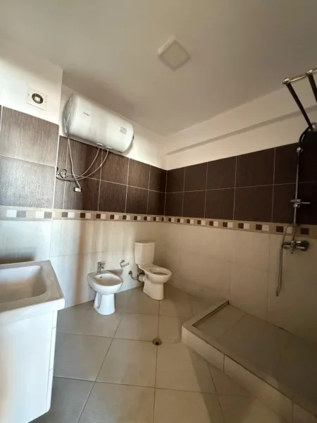 Tirane, shitet apartament 2+1+Ballkon , 127 m² (ASTIR, PRANE BAR ARTISTIT)