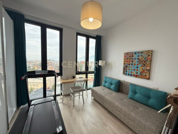 Tirane, jepet me qera apartament 2+1+Ballkon Kati 9, 110 m² 1.200 € (Rruga Faik Konica)