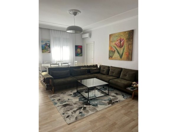Tirane, jepet me qera apartament 2+1 Kati 3, 100 m² 750 € (Zogu Zi)