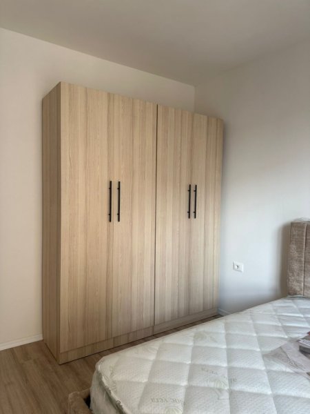 Tirane, shitet apartament 1+1+Ballkon Kati 4, 65 m² 