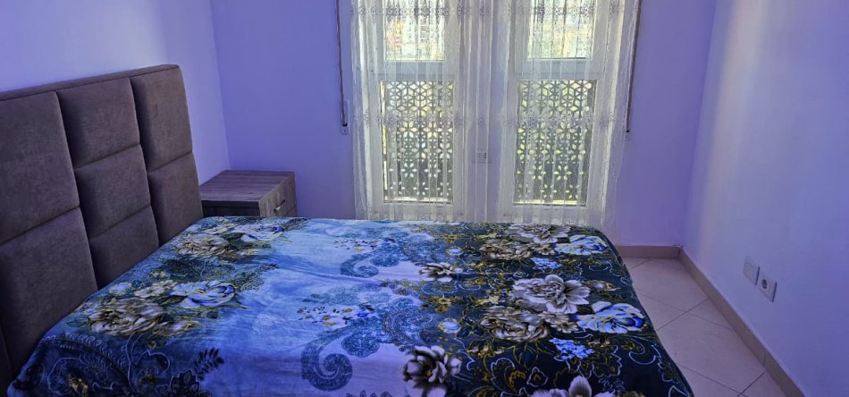 Tirane, jepet me qera 3+1+Ballkon Kati 8, 120 m² 600 € 