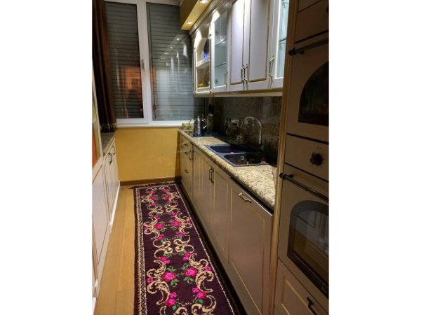 Tirane, shitet apartament 2+1 Kati 1, 117 m² 350.000 € (Kinostudio)