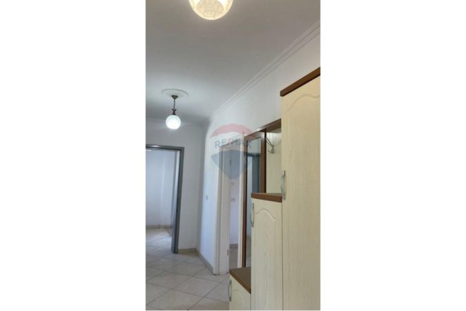 Tirane, jepet me qera shtepi 2+1 Kati 2, 120 m² 450 € (Porcelan, Tiranë)