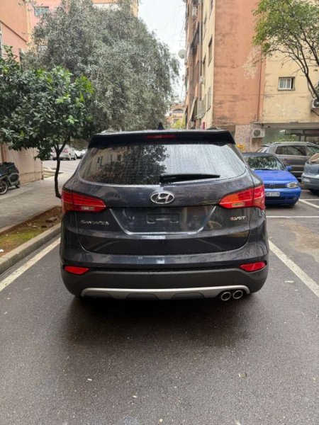 Tirane, shes SUV HYUNDAI SANTA FE 2015 Nafte, gri e erret automatik Klima 130.000 km 13.500 €