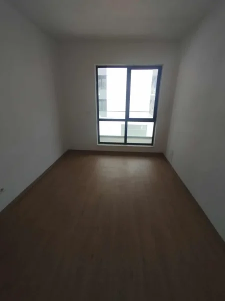 Tirane, jepet me qera apartament 3+1 Kati 5, 450 € 
