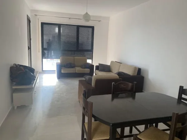 Tirane, jepet me qera apartament 1+1+Ballkon Kati 6, 70 m² 520 € (asl 1)