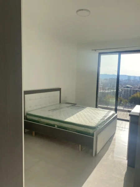 Tirane, jepet me qera apartament 1+1+Ballkon Kati 6, 70 m² 520 € (asl 1)