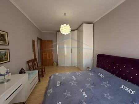 Tirane, shitet apartament 2+1 Kati 4, 235.000 € 