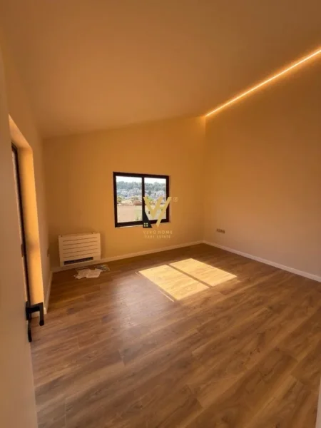 Tirane, jepet me qera apartament 4+1+Ballkon Kati 3, 170 m² 1.900 € (VILAT GJERMANE)