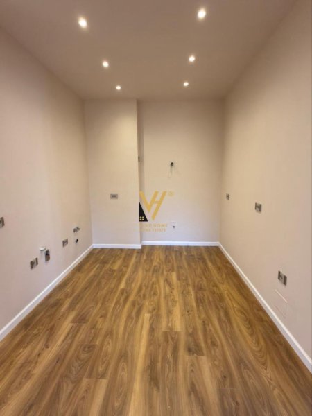 Tirane, jepet me qera apartament 4+1+Ballkon Kati 3, 170 m² 1.900 € (VILAT GJERMANE)