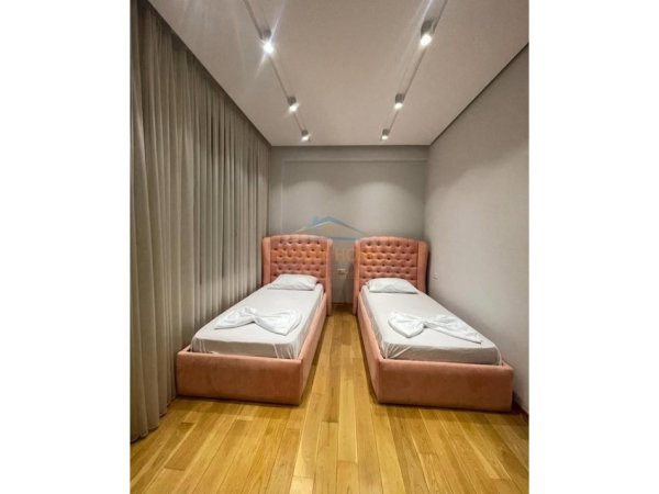 Tirane, jepet me qera 2+1 Kati 5, 140 m² 1.200 € (RRUGA BARDHYL)