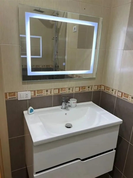 Tirane, jepet me qera apartament 2+1 , 100 m² 800 € 