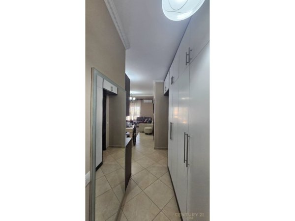 Tirane, jepet me qera apartament 1+1 Kati 7, 60 m² 550 € (Kompleksi Magnet)