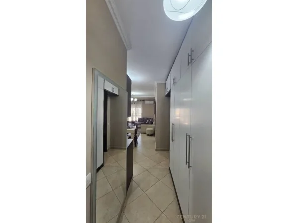 Tirane, jepet me qera apartament 1+1 Kati 7, 60 m² 550 € (Kompleksi Magnet)