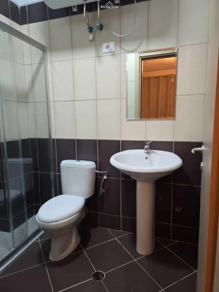 Tirane, jepet me qera apartament 2+1 Kati 4, 120 m² 500 € (thoma koxhaj)