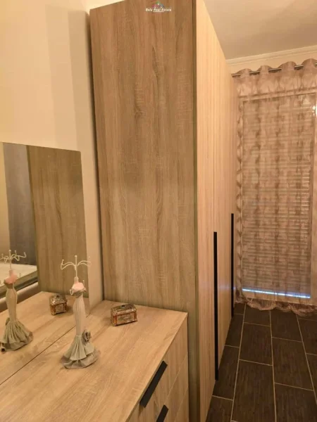 Tirane, jepet me qera apartament 2+1 Kati 4, 120 m² 500 € (thoma koxhaj)