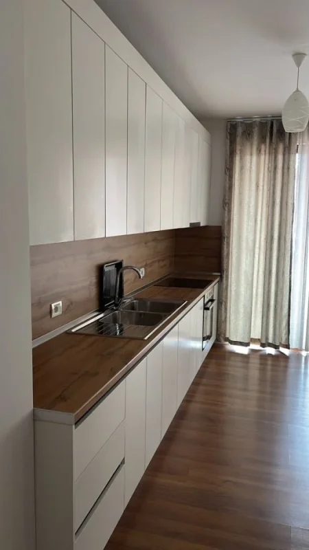 Tirane, jepet me qera apartament 2+1 Kati 2, 90 m² 700 € (Eglo Astir)