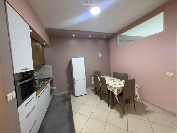Tirane, jepet me qera apartament 2+1+Ballkon Kati 2, 80 m² 600 € (karl gega)