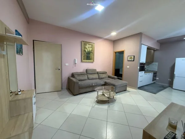 Tirane, jepet me qera apartament 2+1+Ballkon Kati 2, 80 m² 600 € (karl gega)
