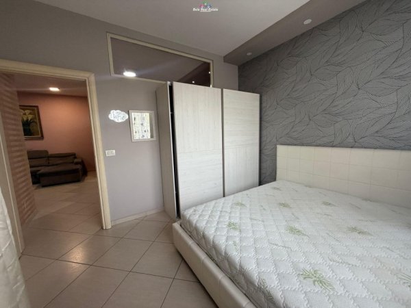 Tirane, jepet me qera apartament 2+1+Ballkon Kati 2, 80 m² 600 € (karl gega)