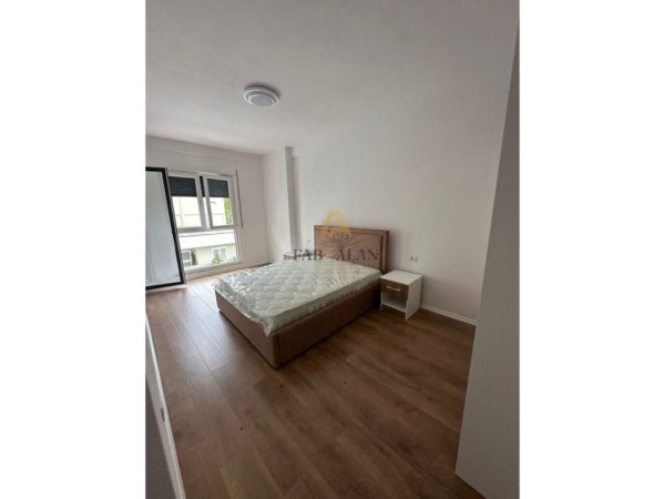Tirane, jepet me qera apartament 3+1 Kati 2, 120 m² 500 € (Kamez)