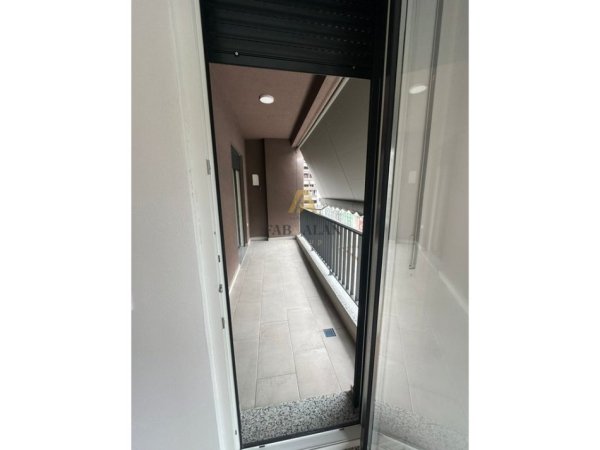 Tirane, jepet me qera apartament 3+1 Kati 2, 120 m² 500 € (Kamez)