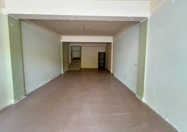 Me Qera: Ambient Biznesi 2 Kate📍Rr. Dritan Hoxha - Me Fasad Xhami nga Rruga Kryesore - S.240m² || 200.000 Leke