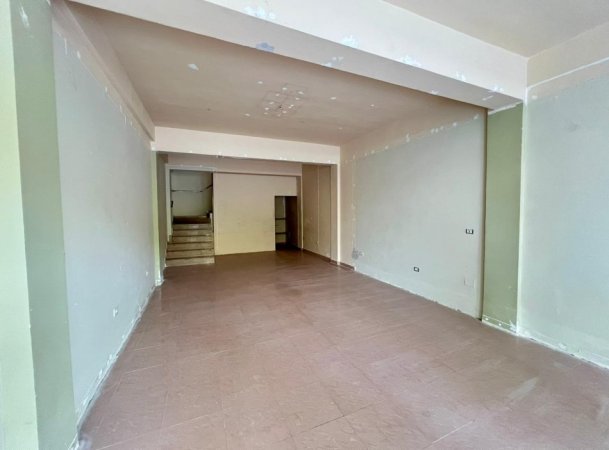 Me Qera: Ambient Biznesi 2 Kate📍Rr. Dritan Hoxha - Me Fasad Xhami nga Rruga Kryesore - S.240m² || 200.000 Leke