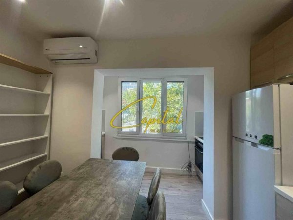 Tirane, jepet me qera apartament 1+1 Kati 4, 50 m² 550 € (ISH STACIONI TRENIT)