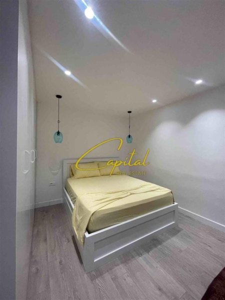 Tirane, jepet me qera apartament 1+1 Kati 4, 50 m² 550 € (ISH STACIONI TRENIT)