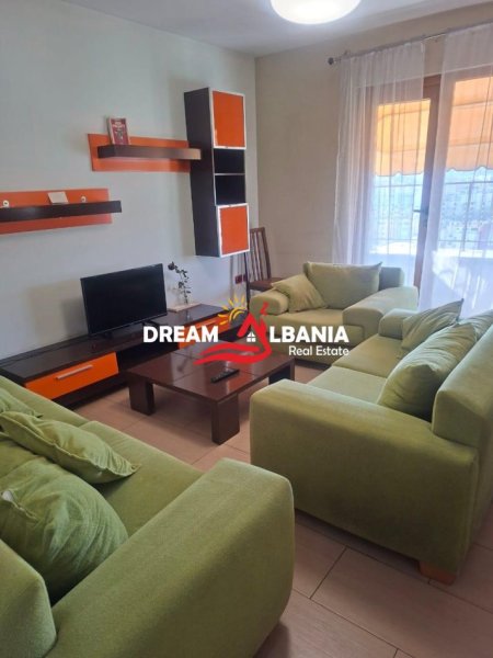 Tirane, jepet me qera apartament 2+1 , 100 m² 650 € (prane ish Ekspozites)
