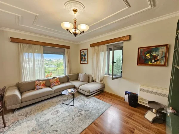 Tirane, jepet me qera Vile 2+1 Kati 3, 100 m² 900 € (Rruga Panorama)