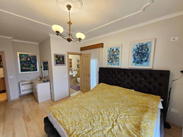 Tirane, jepet me qera Vile 2+1 Kati 3, 100 m² 900 € (Rruga Panorama)