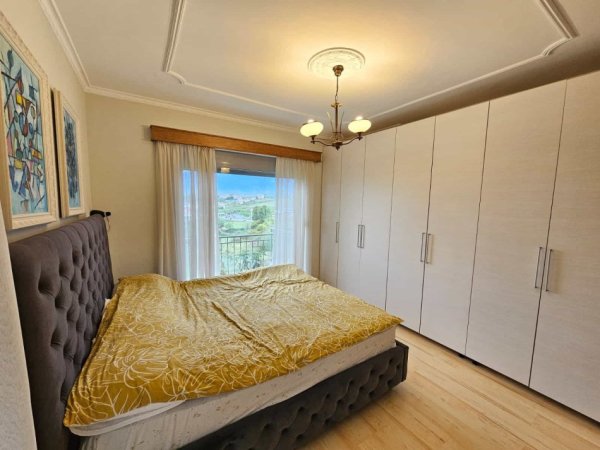 Tirane, jepet me qera Vile 2+1 Kati 3, 100 m² 900 € (Rruga Panorama)