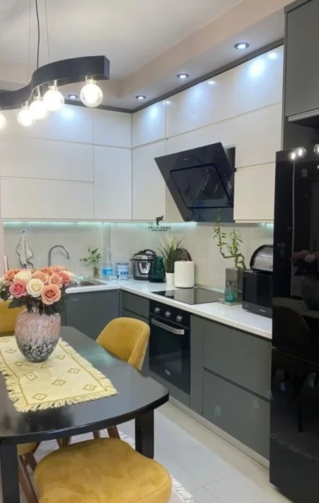 Tirane, jepet me qera apartament 1+1 Kati 7, 68 m² 900 € (STADIUMI DINAMO)