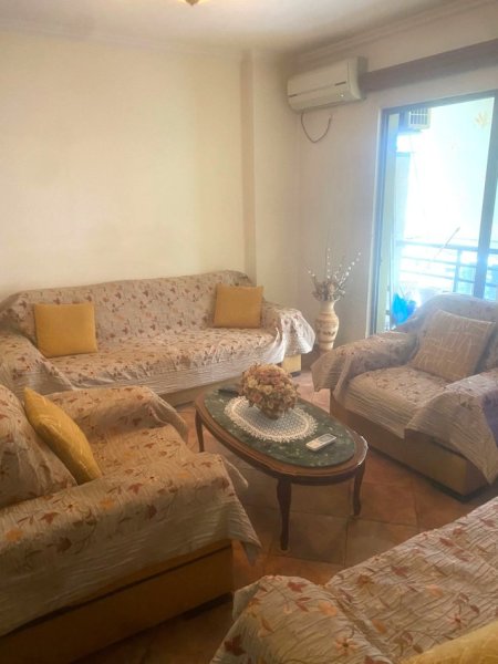 Jepet me Qera Apartament 2+1+2 tek Rruga e Dibrës, afër QSUT,  Kati 4, 94 m² 500 €uro