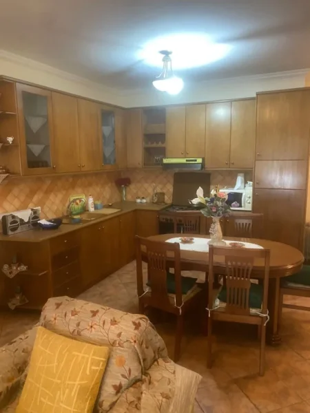 Jepet me Qera Apartament 2+1+2 tek Rruga e Dibrës, afër QSUT,  Kati 4, 94 m² 500 €uro