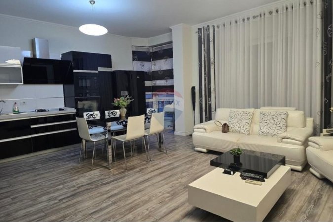Tirane, jepet me qera apartament 2+1+Ballkon Kati 3, 100 m² 750 € (Hamdi SIna)