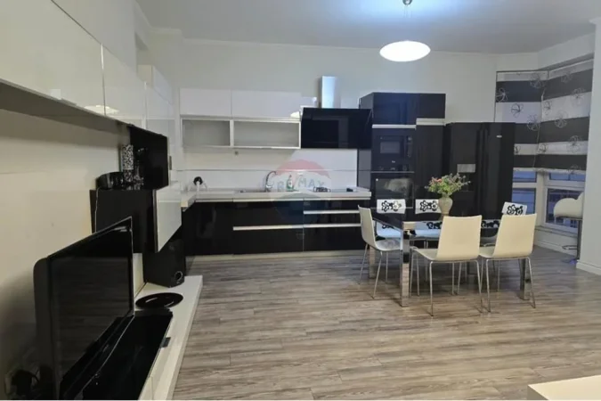 Tirane, jepet me qera apartament 2+1+Ballkon Kati 3, 100 m² 750 € (Hamdi SIna)