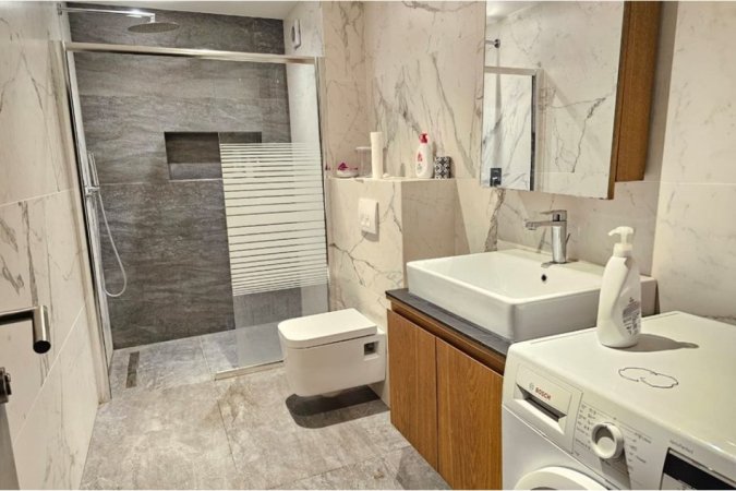 Tirane, jepet me qera apartament 2+1+Ballkon Kati 3, 100 m² 750 € (Hamdi SIna)