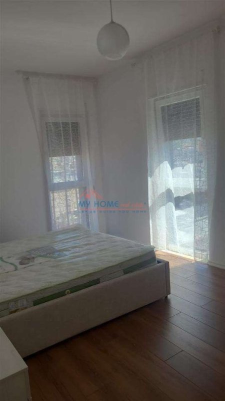 Tirane, jepet me qera apartament 1+1+Ballkon , 600 € (Shkolla e Kuqe)