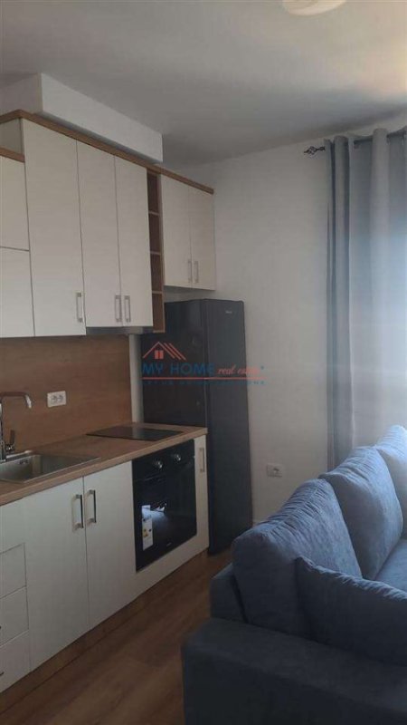 Tirane, jepet me qera apartament 1+1+Ballkon , 600 € (Shkolla e Kuqe)