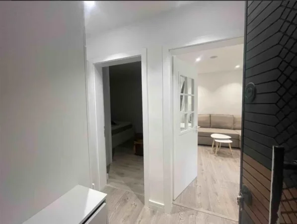 Tirane, jepet me qera apartament 1+1 Kati 4, 50 m² 550 € (asim vokshi)