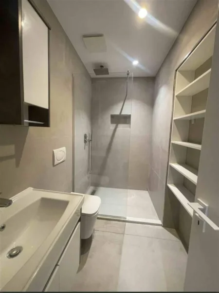 Tirane, jepet me qera apartament 1+1 Kati 4, 50 m² 550 € (asim vokshi)